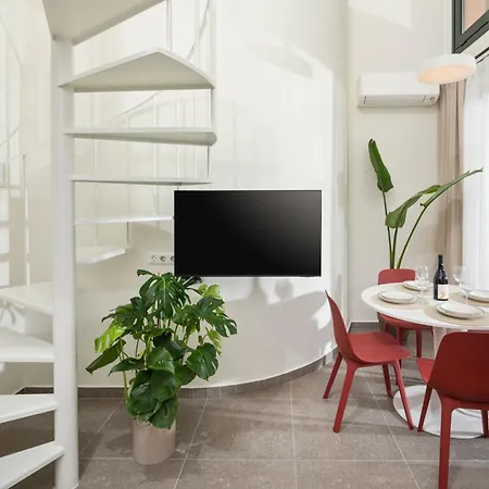 Casa vacanze Casa del Mar-Mon Repo Beachfront Apt near Airport *