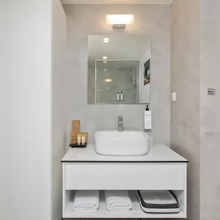 Casa vacanze Casa del Mar-Mon Repo Beachfront Apt near Airport *